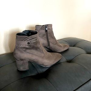 Beautiful ankle boots. Worn only 3 times - close to brand new.